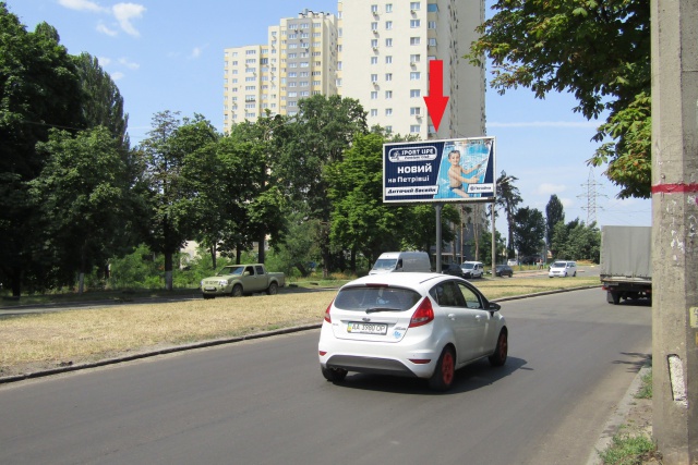 Призма 6x3,  Алішера Навої просп., 76 ("Фора",  АТБ-маркет, УкрСиббанк), в напрямку Перова бульв.