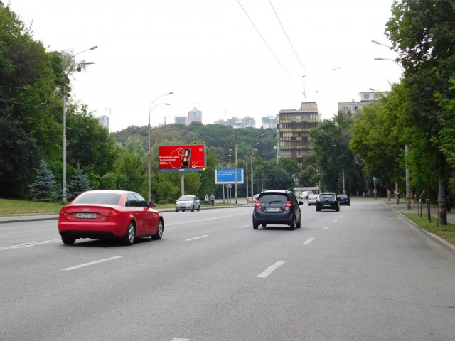 Призма 6x3,  Щусєва Академіка вул. 36 напроти