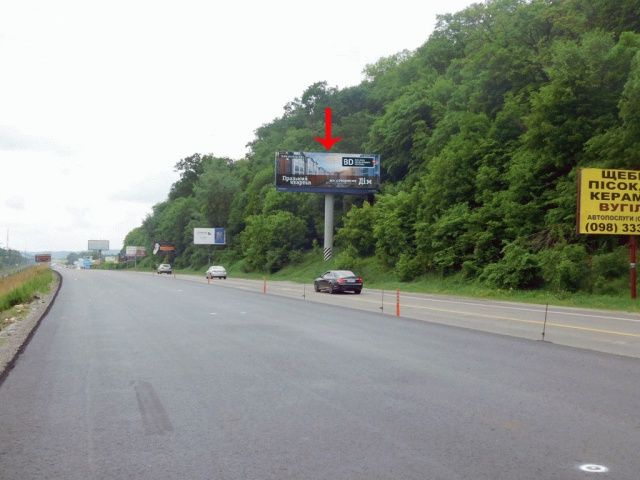 Суперборд 4x12, виїзд з Києва, до Знам'янки, перед поворотом на н.п.Леснікі, до котедж. містечка Грінвіч Хілл Суперборд 4x12, виїзд з Києва, до Знам'янки, перед поворотом на н.п.Леснікі, до котедж. містечка Грінвіч Хілл